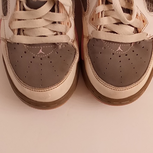 Micheal Jordan Air Size 4.5Y White-Pink-Gray Colors SBA31 - Picture 5 of 8